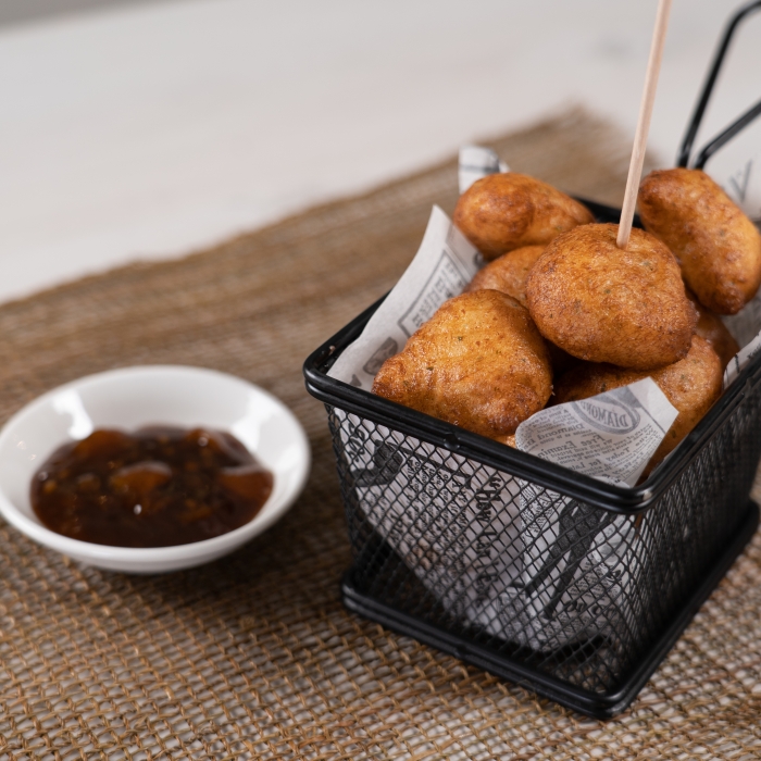 Buñuelos de Bacalao con Agridulce de Naranja