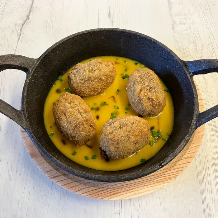 Croquette de queue de bœuf à la crème de potiron et réduction de PX