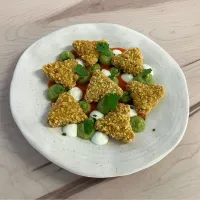 Nachos de frango Tijuana com tomate, guacamole e queijo